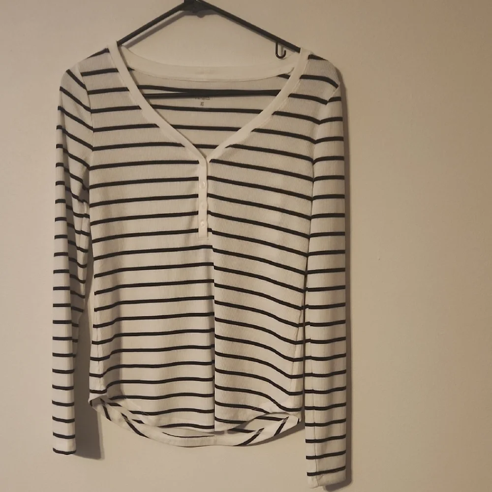 Women's Black and White Striped Top - Picture 2 of 2